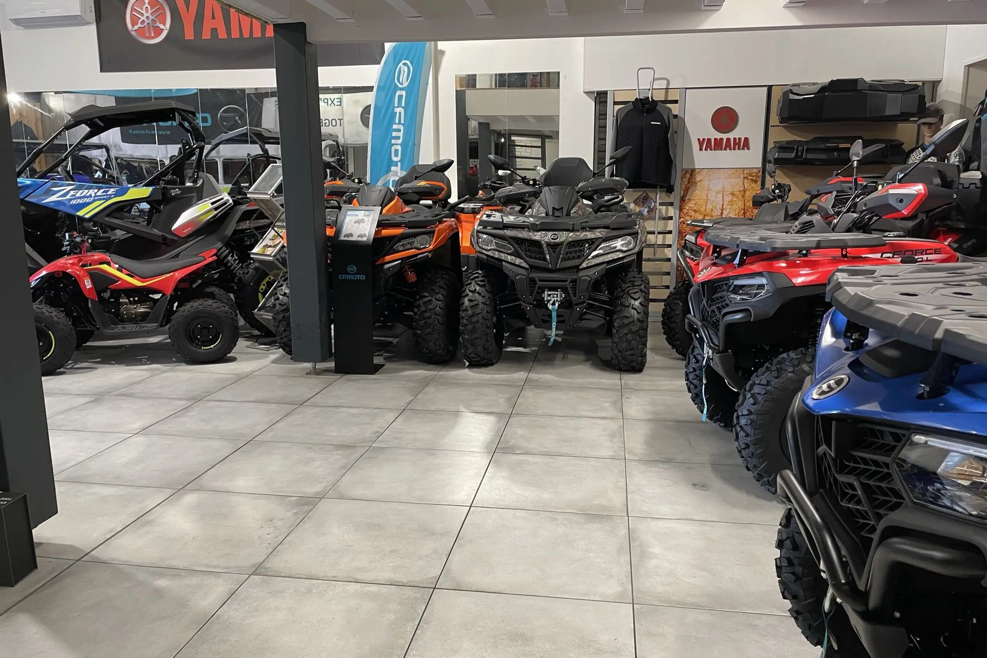 Showroom QDN 64, spécialiste quad et moto au Pays Basque